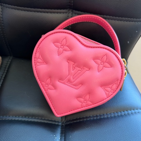 LV 粉色愛心限量🩷情人節🩷手提鏈條包限定