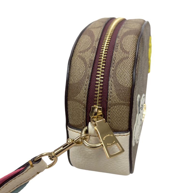 Coach 聯乘 Snoopy 斜揹袋-7