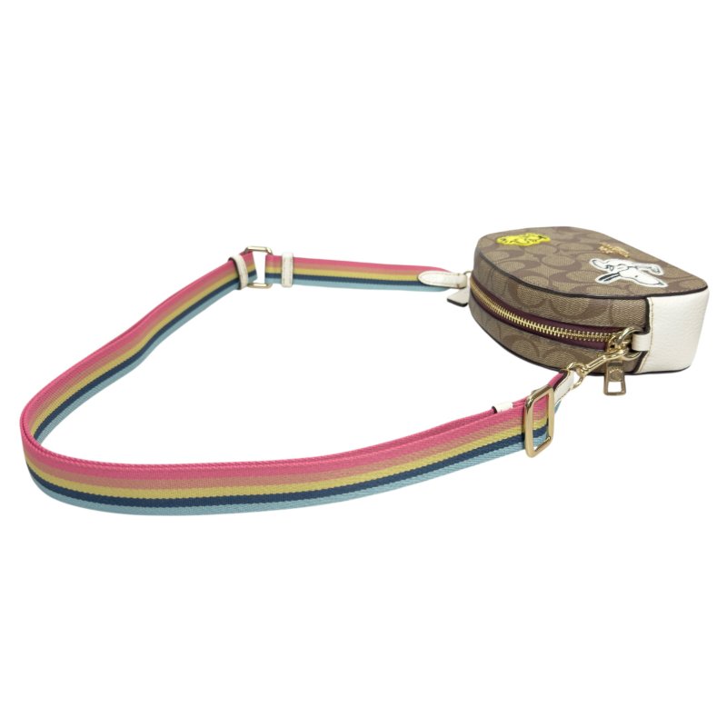 Coach 聯乘 Snoopy 斜揹袋-16