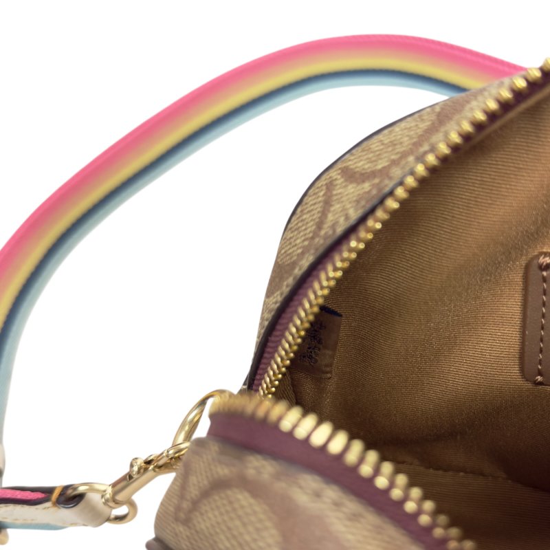 Coach 聯乘 Snoopy 斜揹袋-19