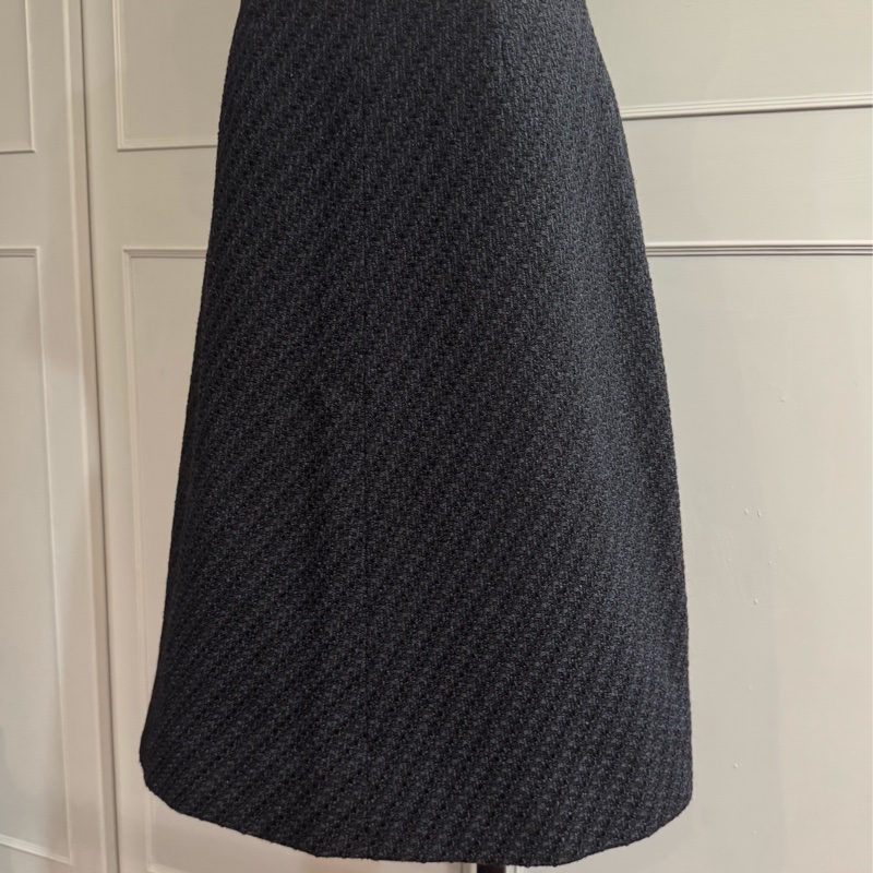 《新歡舊愛》正品CHANEL深藍色毛呢喃料A字型及膝裙38-0