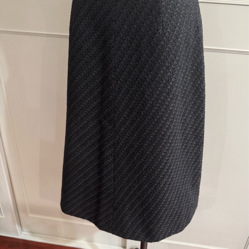 《新歡舊愛》正品CHANEL深藍色毛呢喃料A字型及膝裙38-7