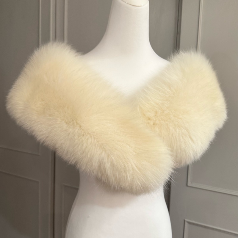 《新歡舊愛》近新正品Burberry大狐狸毛皮草澎澎批肩-9