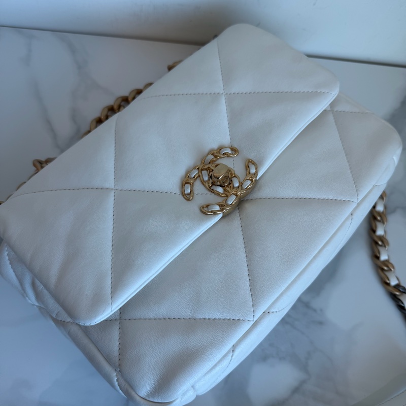 CHANEL 白色19bag 晶片款/購證/手袋🤍金銀鏈條-19