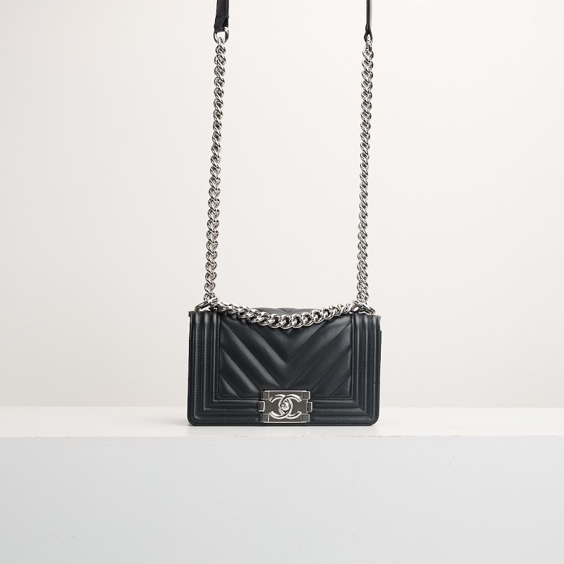 二手Chanel Boy20 山形紋黑銀牛-0