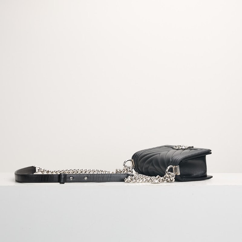 二手Chanel Boy20 山形紋黑銀牛-3