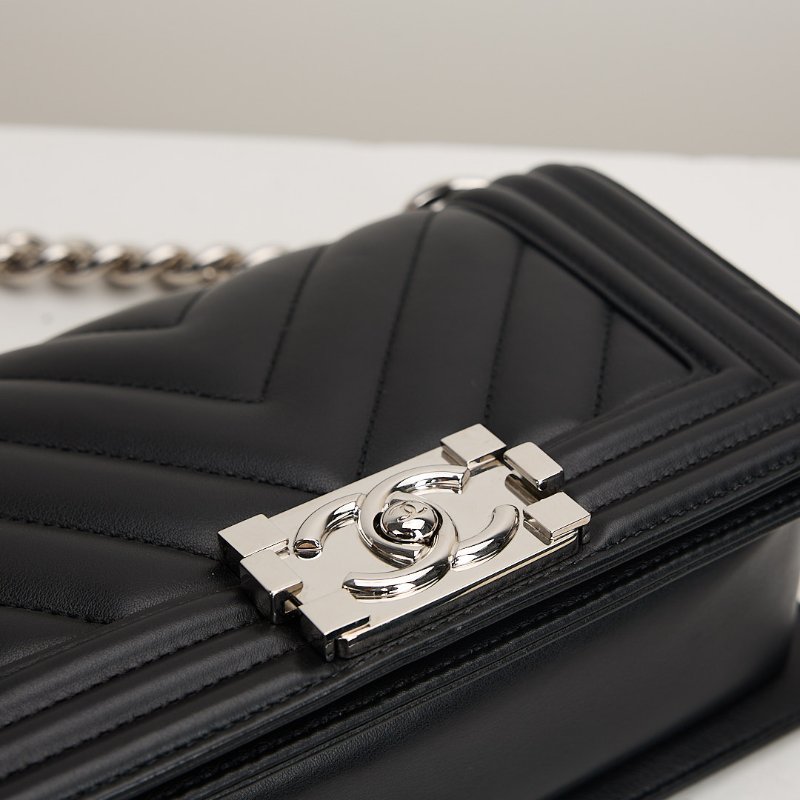 二手Chanel Boy20 山形紋黑銀牛-4