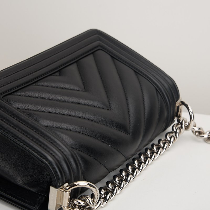 二手Chanel Boy20 山形紋黑銀牛-14