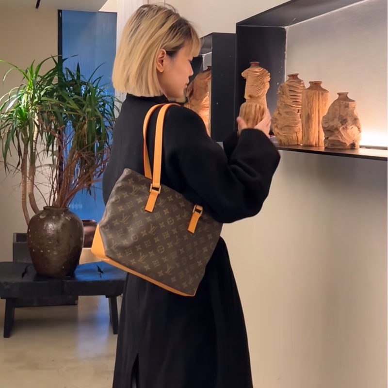 【97新 ✨ 全網最低價！】LV Piano Tote鋼琴托特 巨星之選經典款 目前專櫃在售8萬新台幣-11