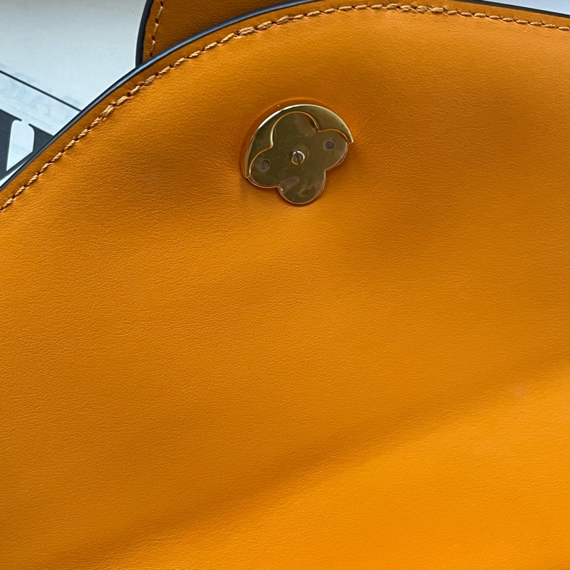 ▪️富貴選物FUGUEI▪️LV  M55946 高工價已停產PONT 9 暖陽橘金釦-8