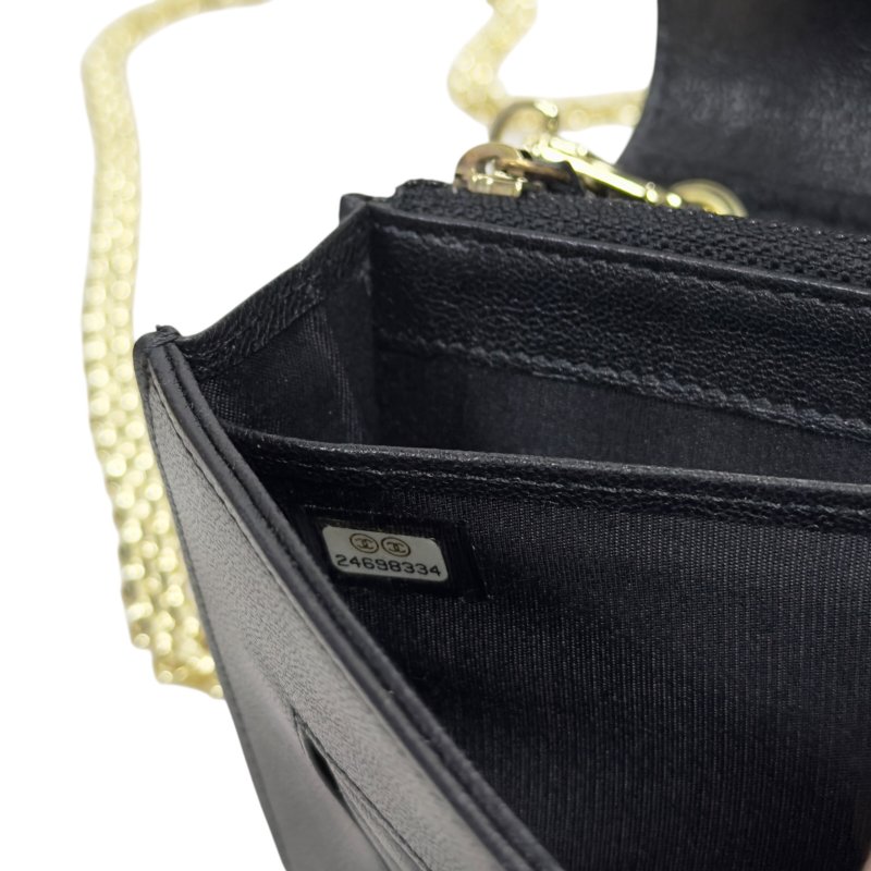 CHANEL *自加鏈＞送無品牌扣＋無品牌鏈帶* CC 長銀包 WOC-20