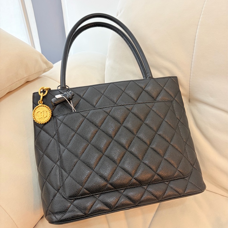 Chanel 希爾頓荔枝牛皮金幣包-6