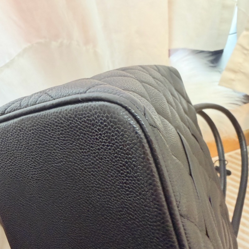 Chanel 希爾頓荔枝牛皮金幣包-11