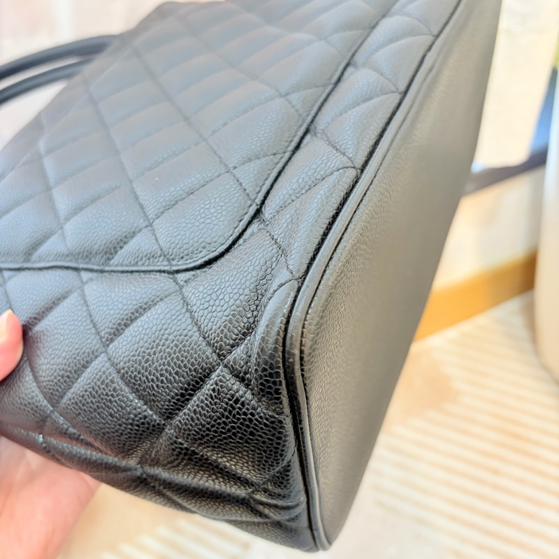 Chanel 希爾頓荔枝牛皮金幣包-12