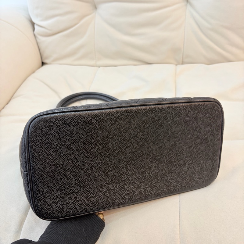 Chanel 希爾頓荔枝牛皮金幣包-14