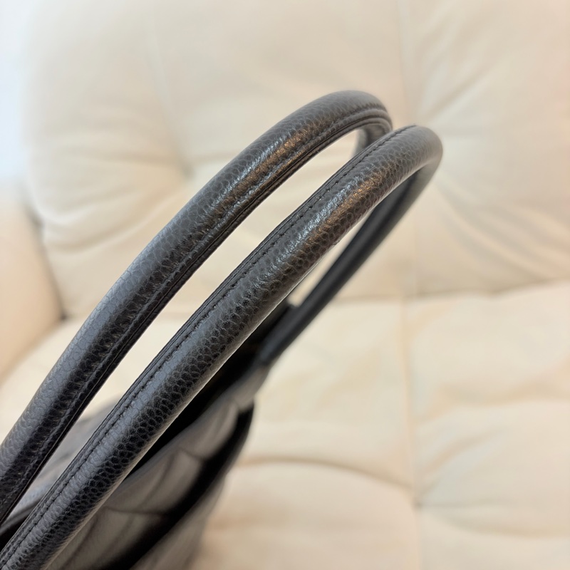 Chanel 希爾頓荔枝牛皮金幣包-15