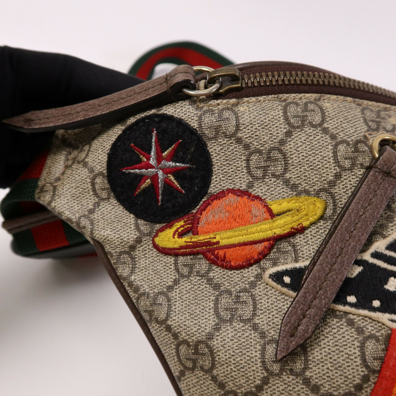 GUCCI 塗層帆布GG Supreme Courrier金扣腰包-15