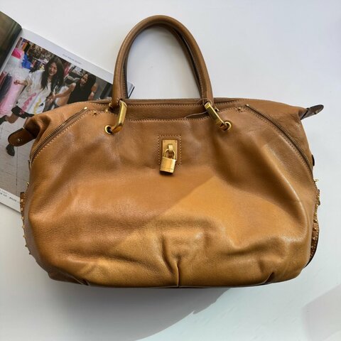 🎉美國大牌  Marc Jacobs 駝色金色鎖頭手提包