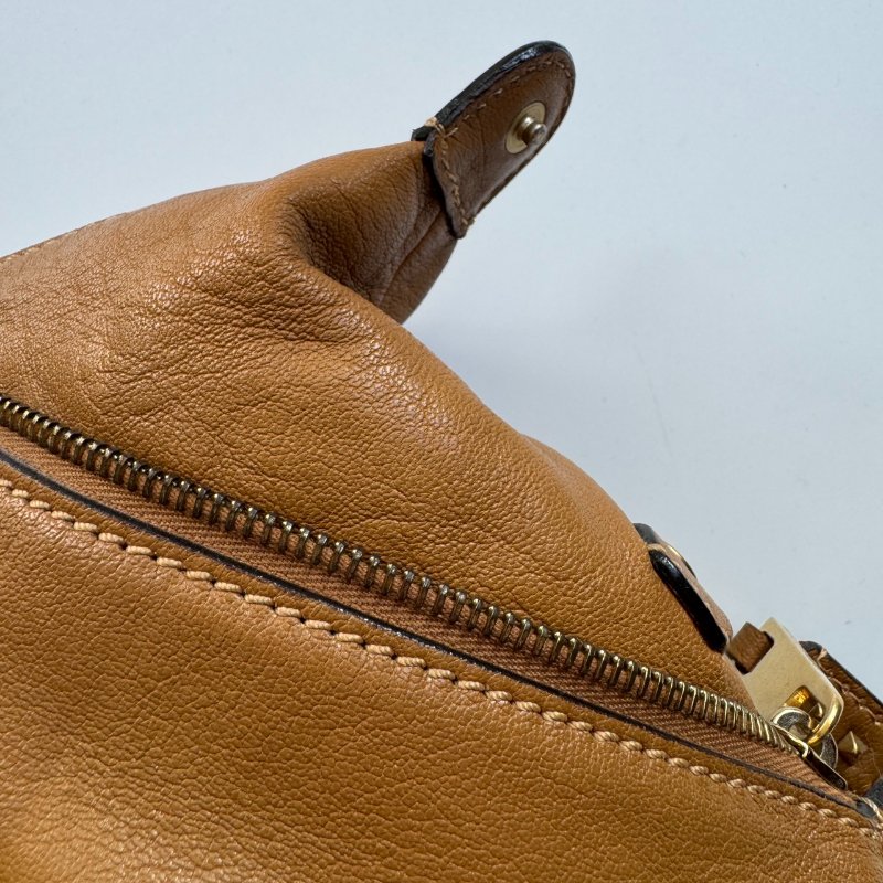 🎉美國大牌  Marc Jacobs 駝色金色鎖頭手提包-7