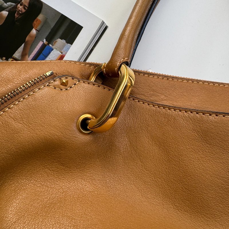 🎉美國大牌  Marc Jacobs 駝色金色鎖頭手提包-11