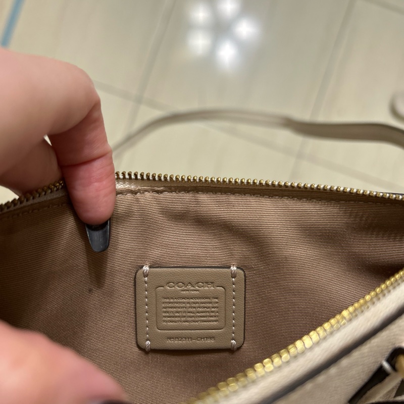 coach 白色手提小包包-9