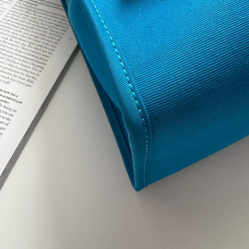 ✨A刻 近九成新 Hermes 藍色拼黑色皮革Herbag-5