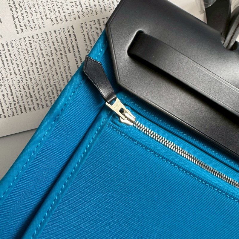 ✨A刻 近九成新 Hermes 藍色拼黑色皮革Herbag-12
