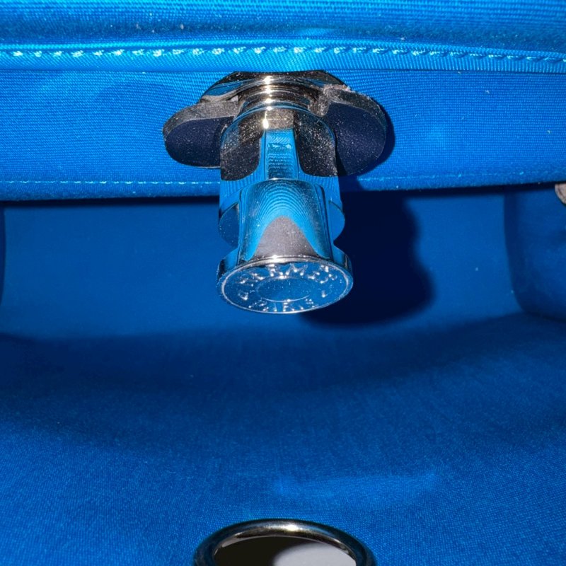 ✨A刻 近九成新 Hermes 藍色拼黑色皮革Herbag-15