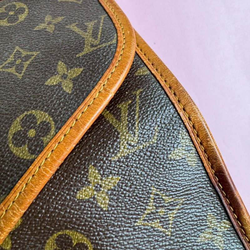 🎉復古款 LV 經典花紋復古信封包 斜背包-12
