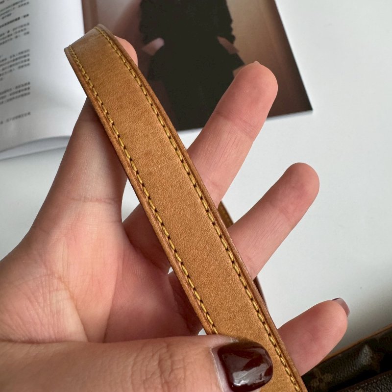 🌟經典款 LV 經典花紋翻蓋吸釦橫版王菲包-18