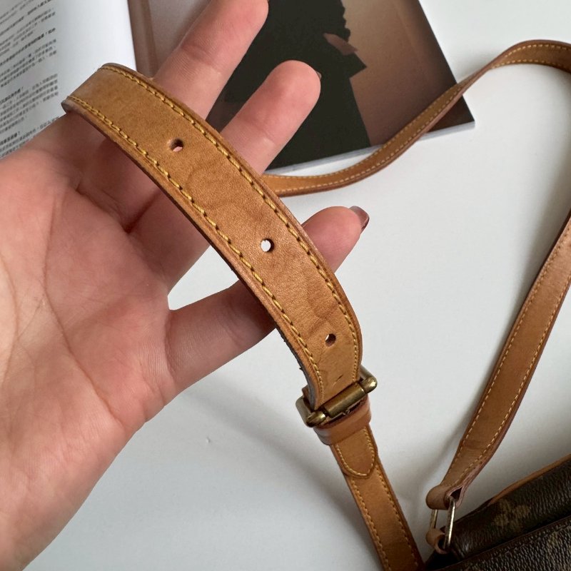 🌟經典款 LV 經典花紋翻蓋吸釦橫版王菲包-23