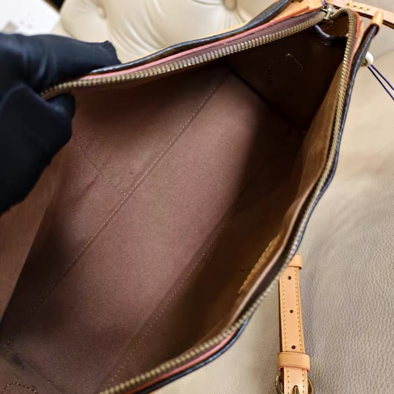 【97新 ✨ 全網最低價！】LV 三角包 鬆弛感之選-9