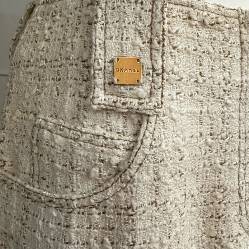 《新歡舊愛》正品CHANEL米白色系呢喃短裙38/S-1