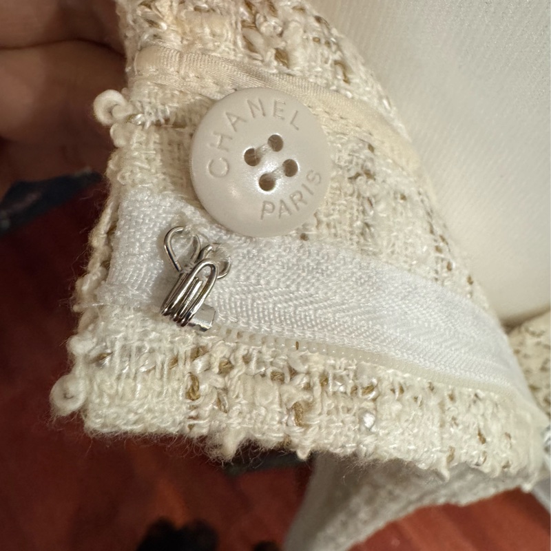 《新歡舊愛》正品CHANEL米白色系呢喃短裙38/S-2