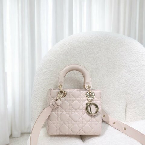 Dior淡粉金釦羊皮藤格金釦小號黛妃包