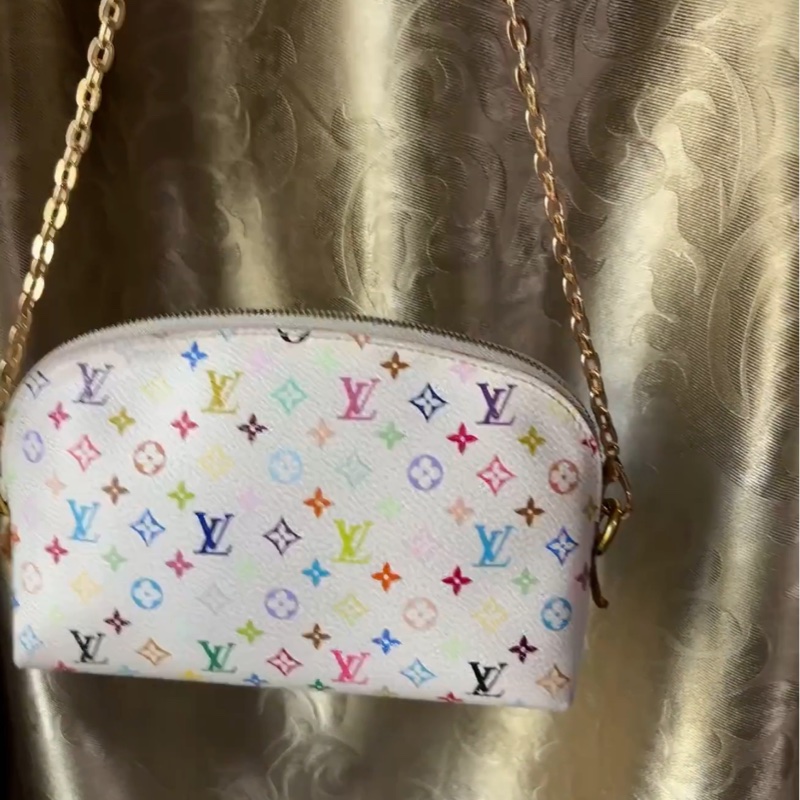 【95新 ✨ 全網最低價！】LV 白三彩 化妝包 可裝手機 仙女系LV小包-4