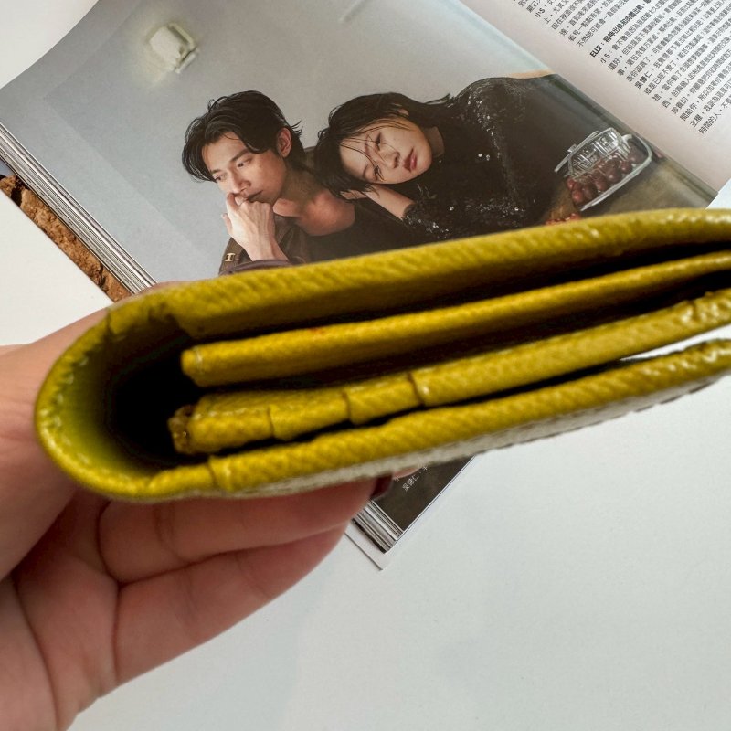 ✨特殊色 BURBERRY 芥末綠牛皮釦式長夾-22