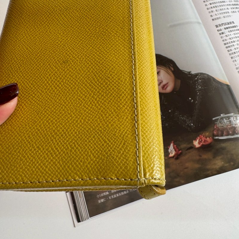 ✨特殊色 BURBERRY 芥末綠牛皮釦式長夾-25