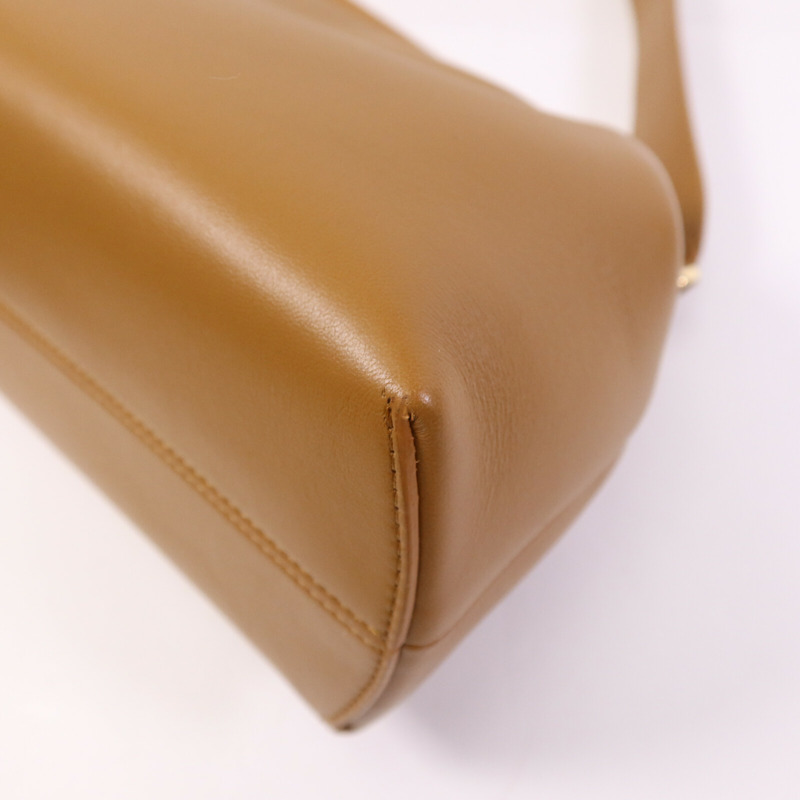 FENDI 牛皮皮革First Medium金扣肩背袋-9