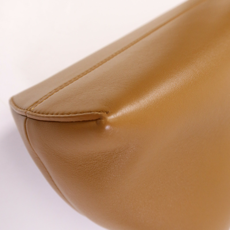 FENDI 牛皮皮革First Medium金扣肩背袋-11