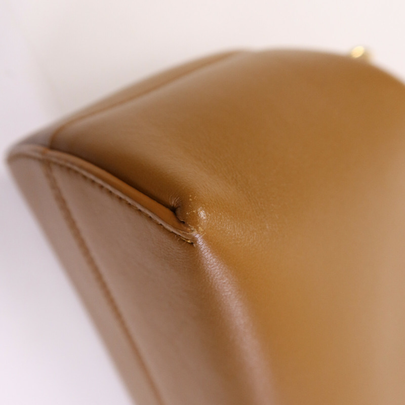 FENDI 牛皮皮革First Medium金扣肩背袋-12