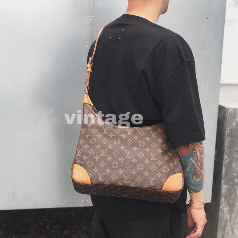 【98新 ✨ 全網最低價！】Louis Vuitton 牛角包中號 男女皆百搭！-0