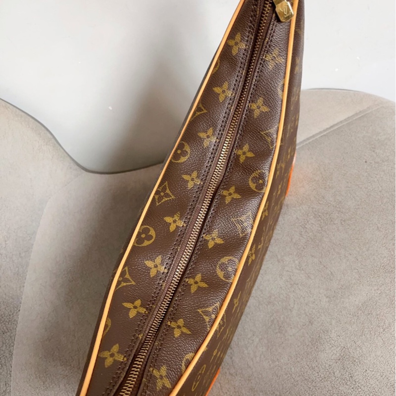 【98新 ✨ 全網最低價！】Louis Vuitton 牛角包中號 男女皆百搭！-6