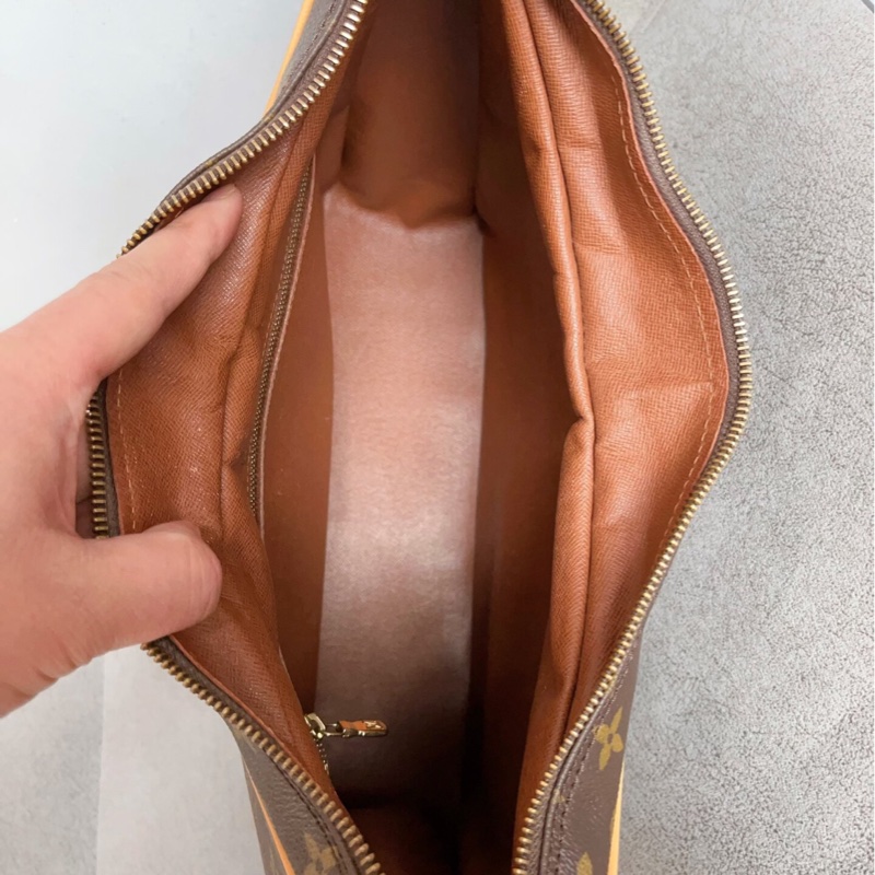 【98新 ✨ 全網最低價！】Louis Vuitton 牛角包中號 男女皆百搭！-8