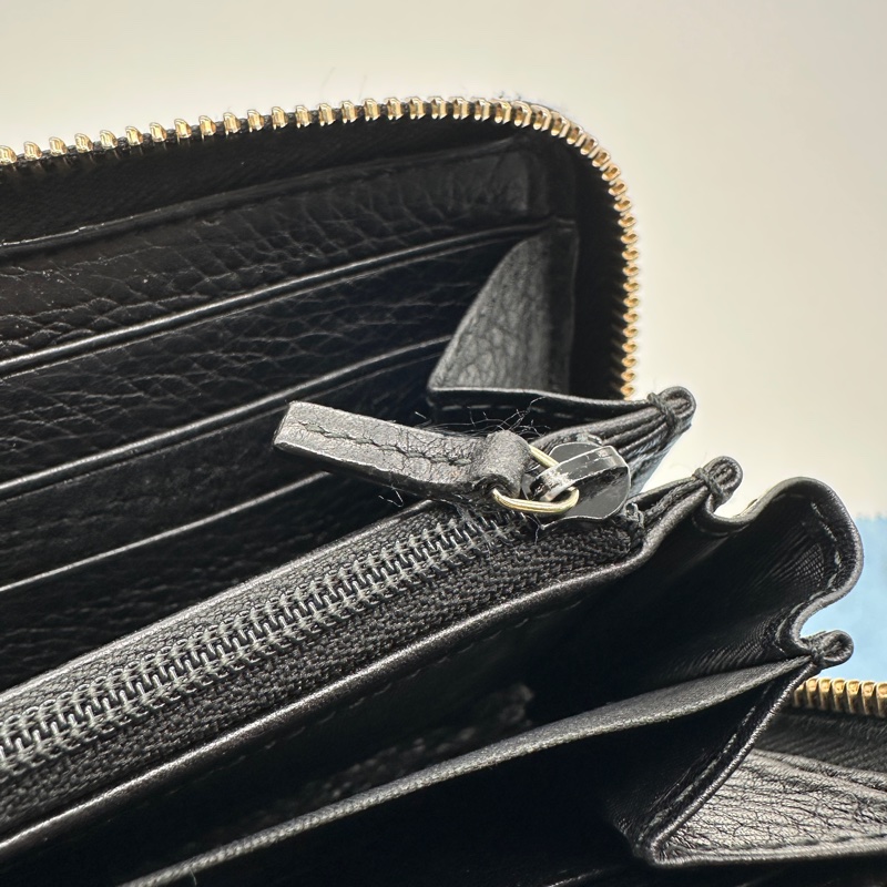 ♠️Gucci 經典 壓印 黑色 拉鍊長夾♠️-9