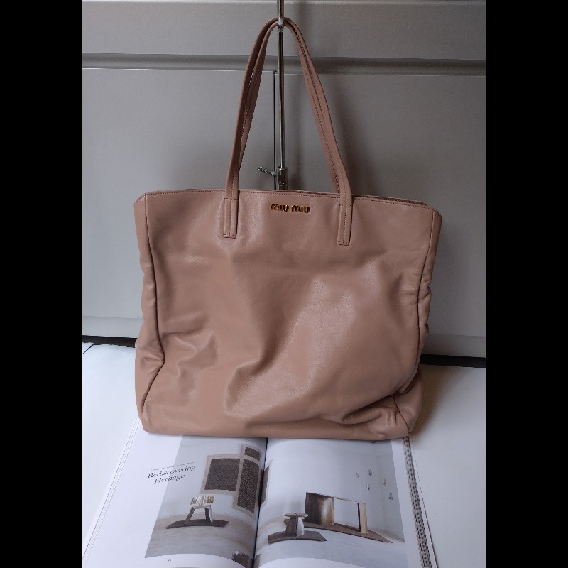 MIUMIU 雙帶粉膚皮大托特包-0