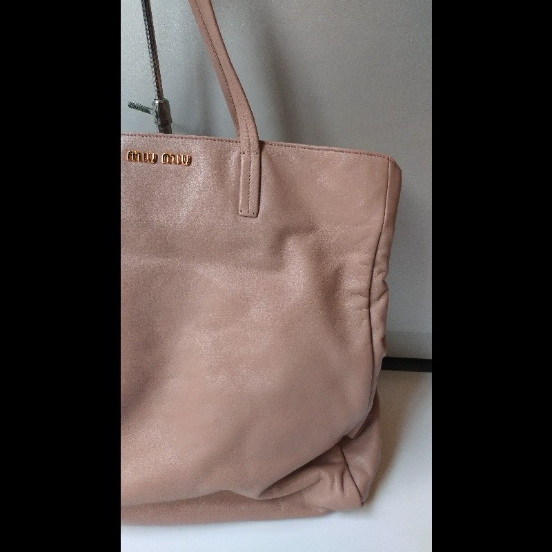 MIUMIU 雙帶粉膚皮大托特包-5