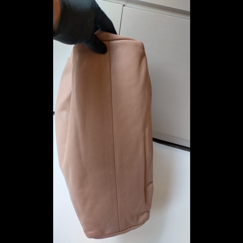 MIUMIU 雙帶粉膚皮大托特包-9