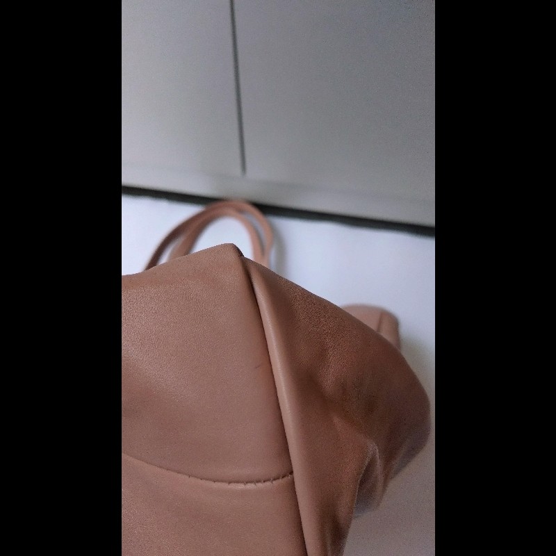 MIUMIU 雙帶粉膚皮大托特包-14