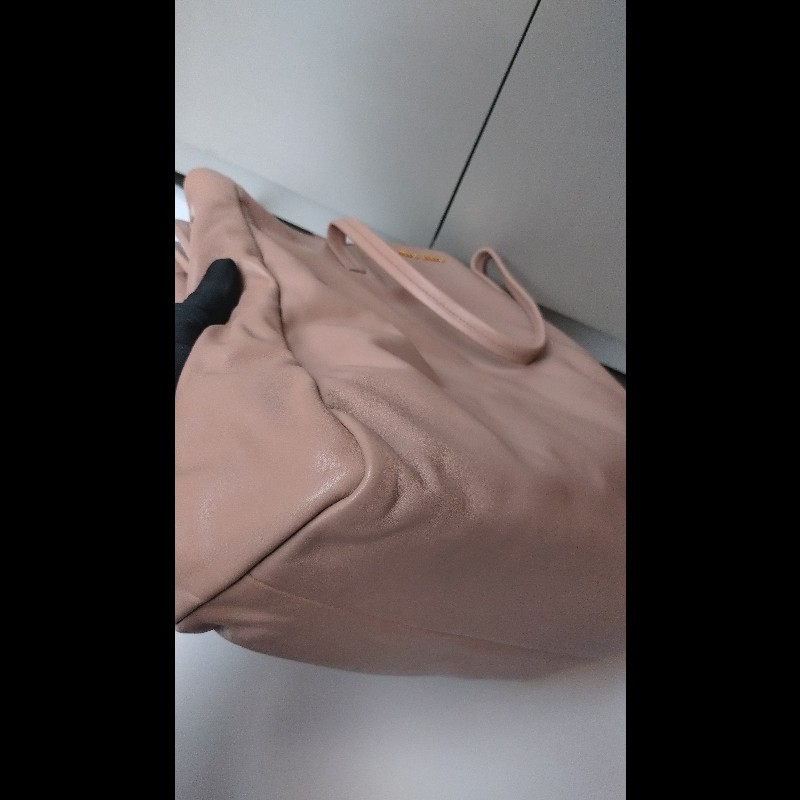 MIUMIU 雙帶粉膚皮大托特包-16